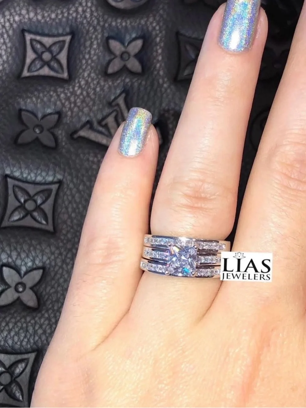 New 18k white gold wedding ring set